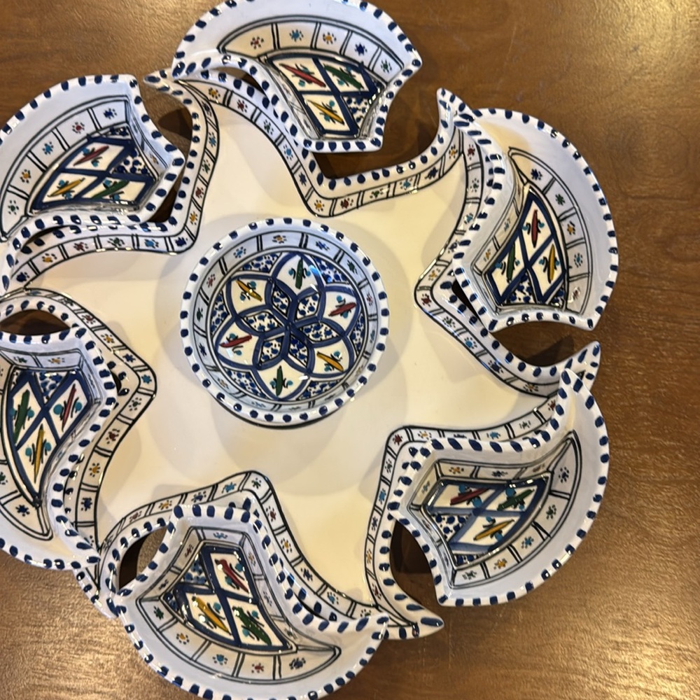 Stunning star shaped serving dish - Picture 3 of 7
